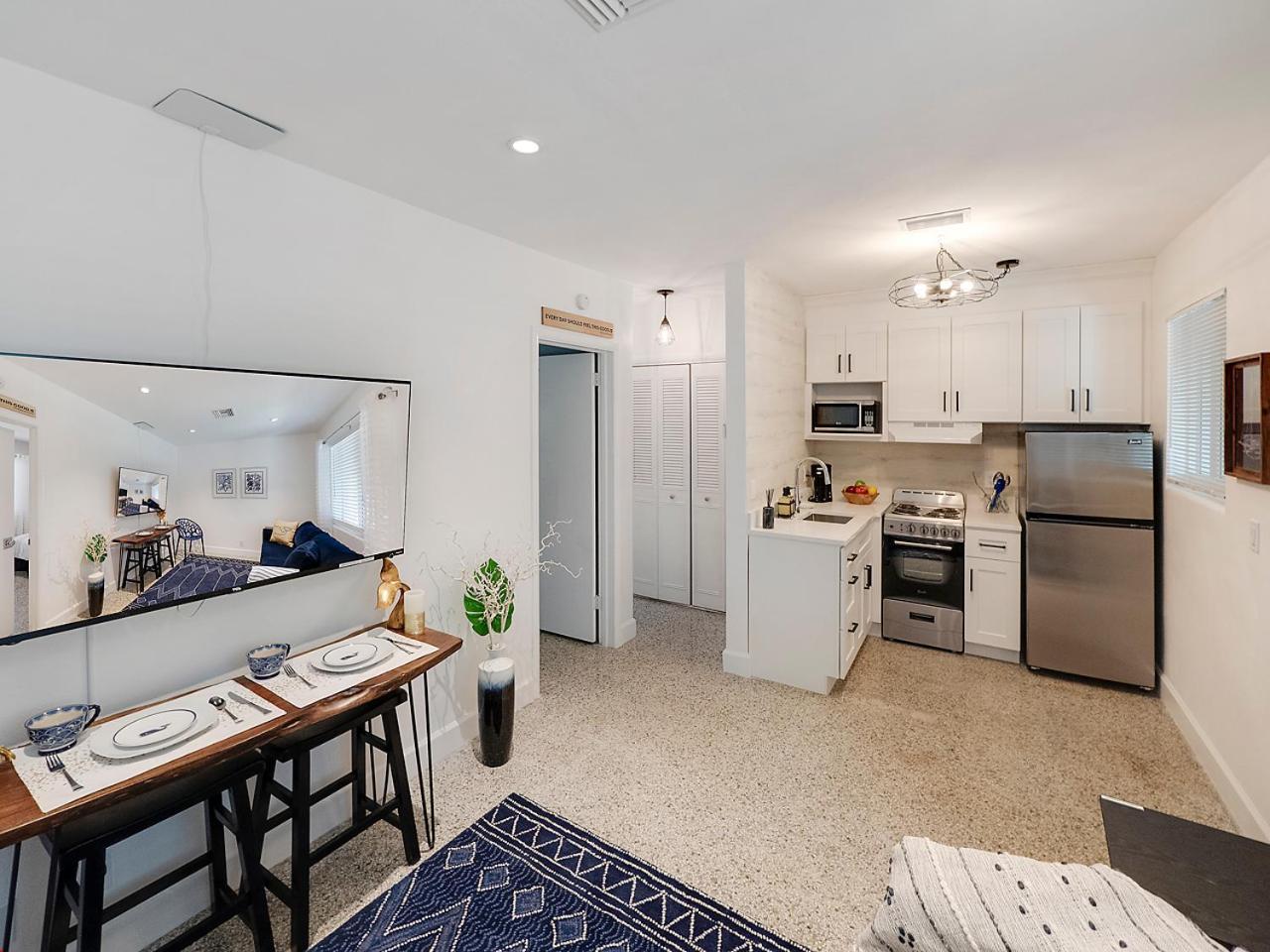 Beautiful 1 Bedroom Steps To The Beach! West Palm Beach Esterno foto